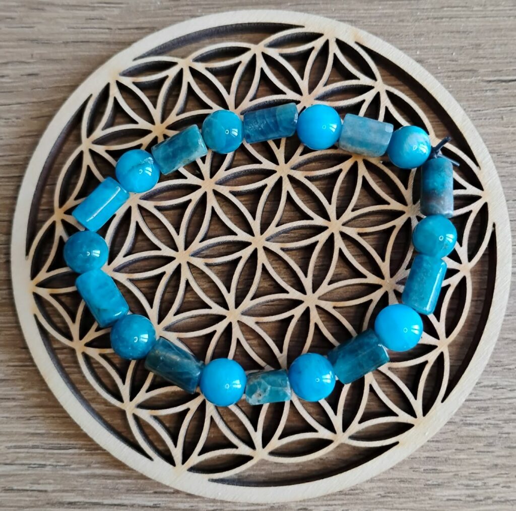Apatite bracelet composé