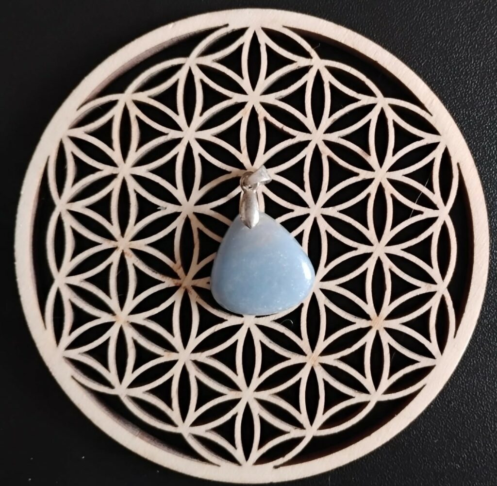 Calcite Pendentif 12€