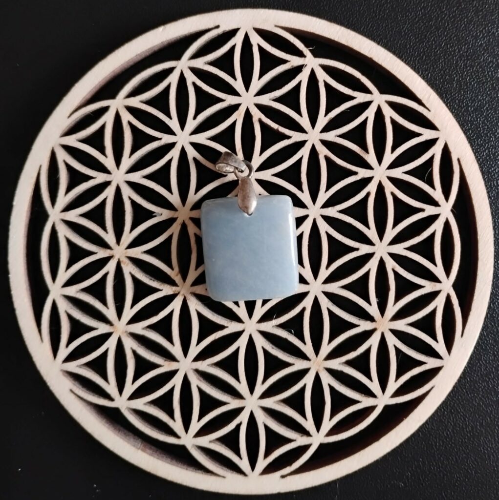 Calcite Pendentif 12€