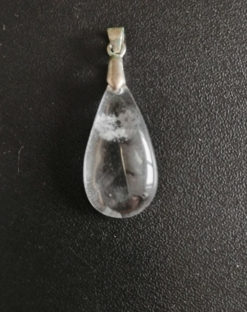Cristal de Roche Pendentif 12€