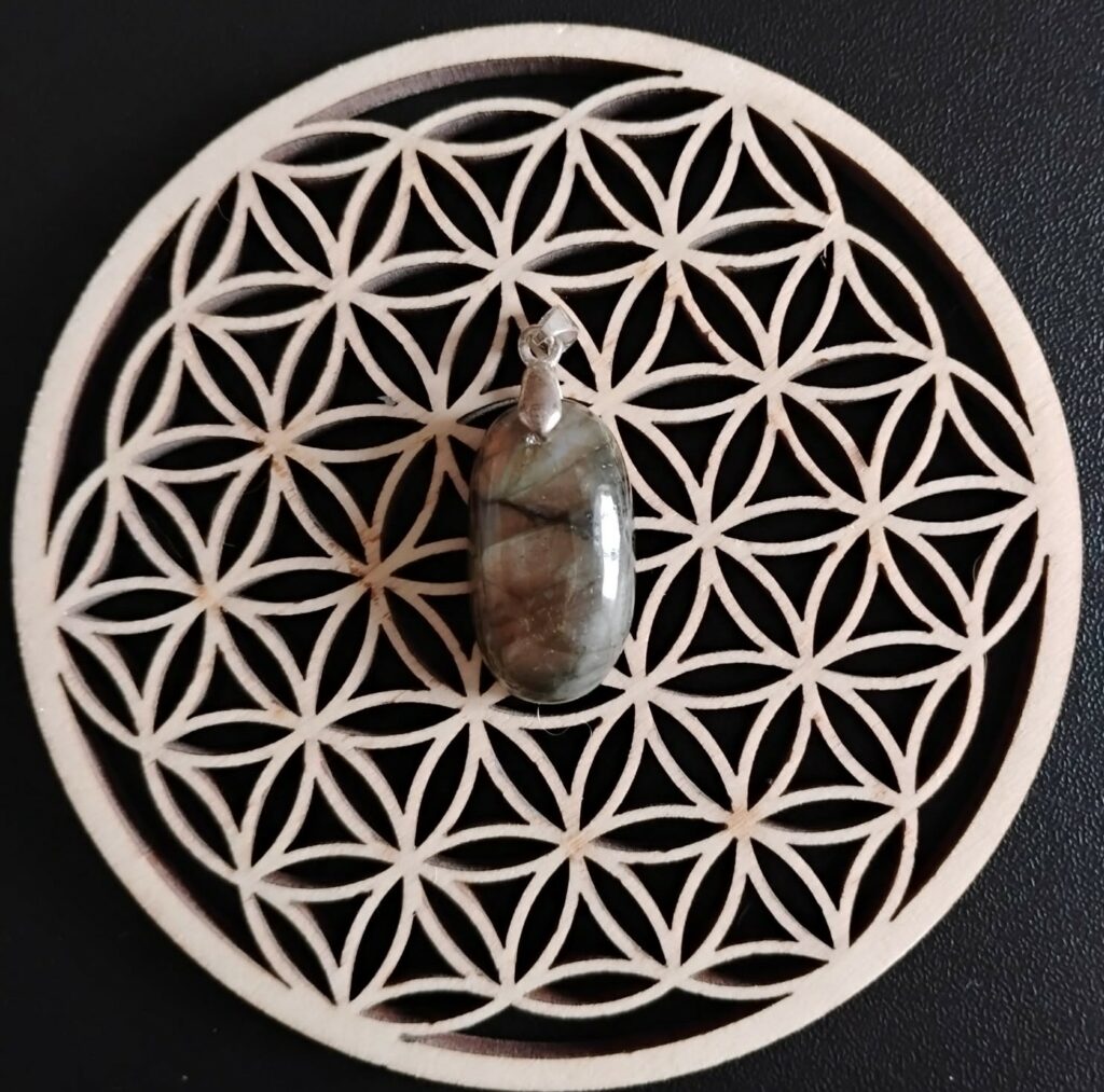 Labradorite Pendentif 12€