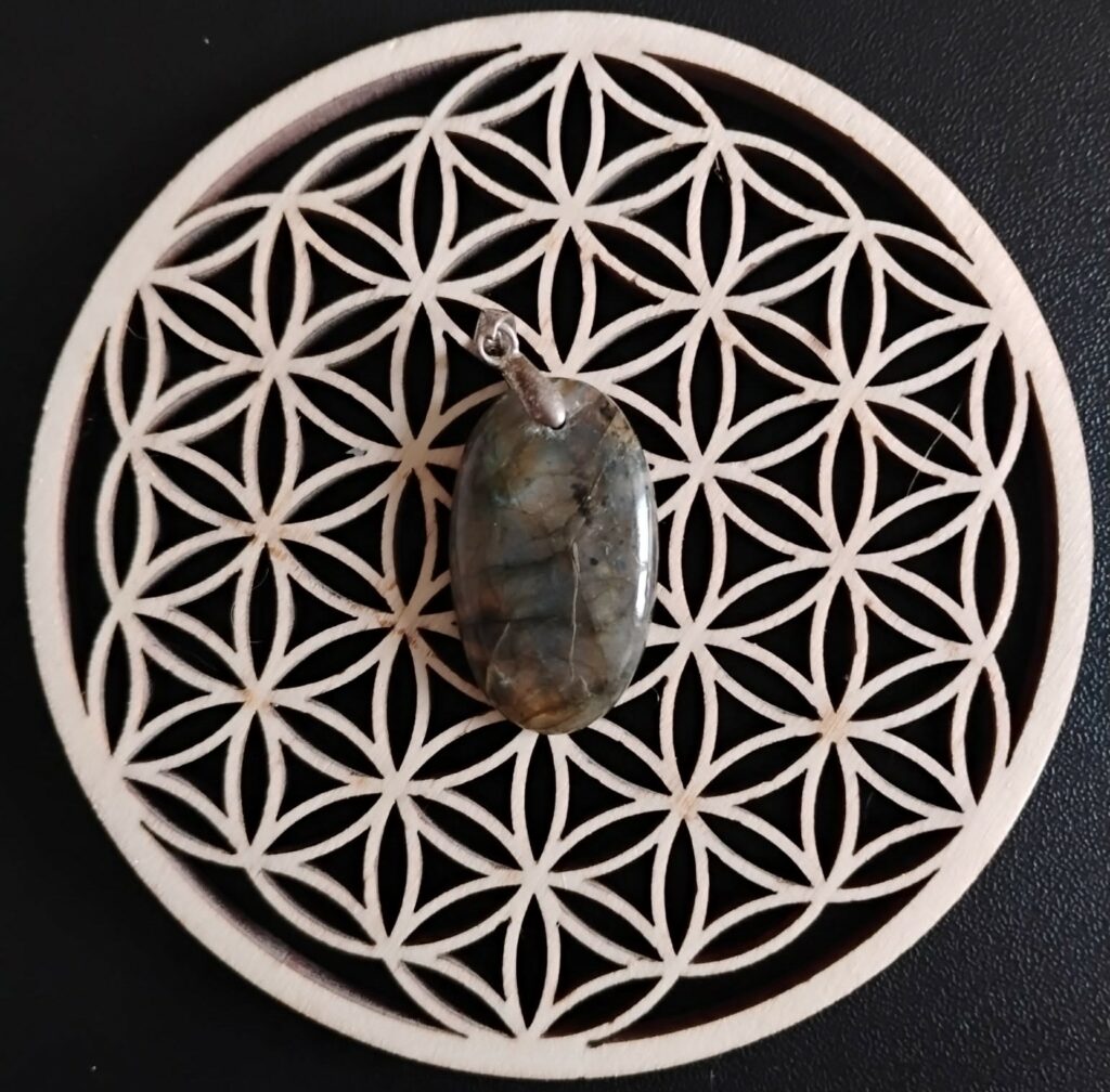 Labradorite Pendentif 12€
