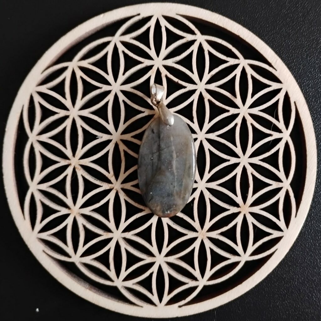 Labradorite Pendentif 12€