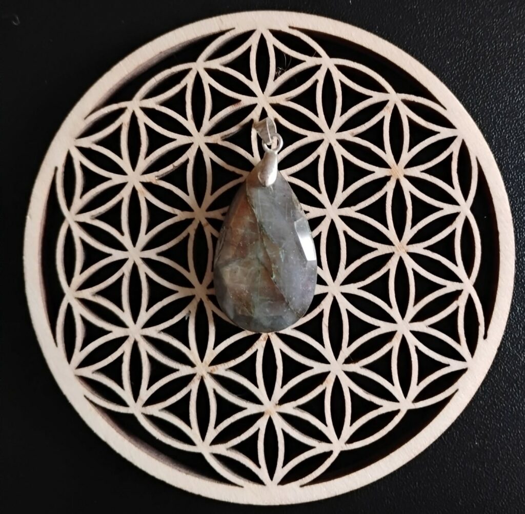 Labradorite Pendentif 15€