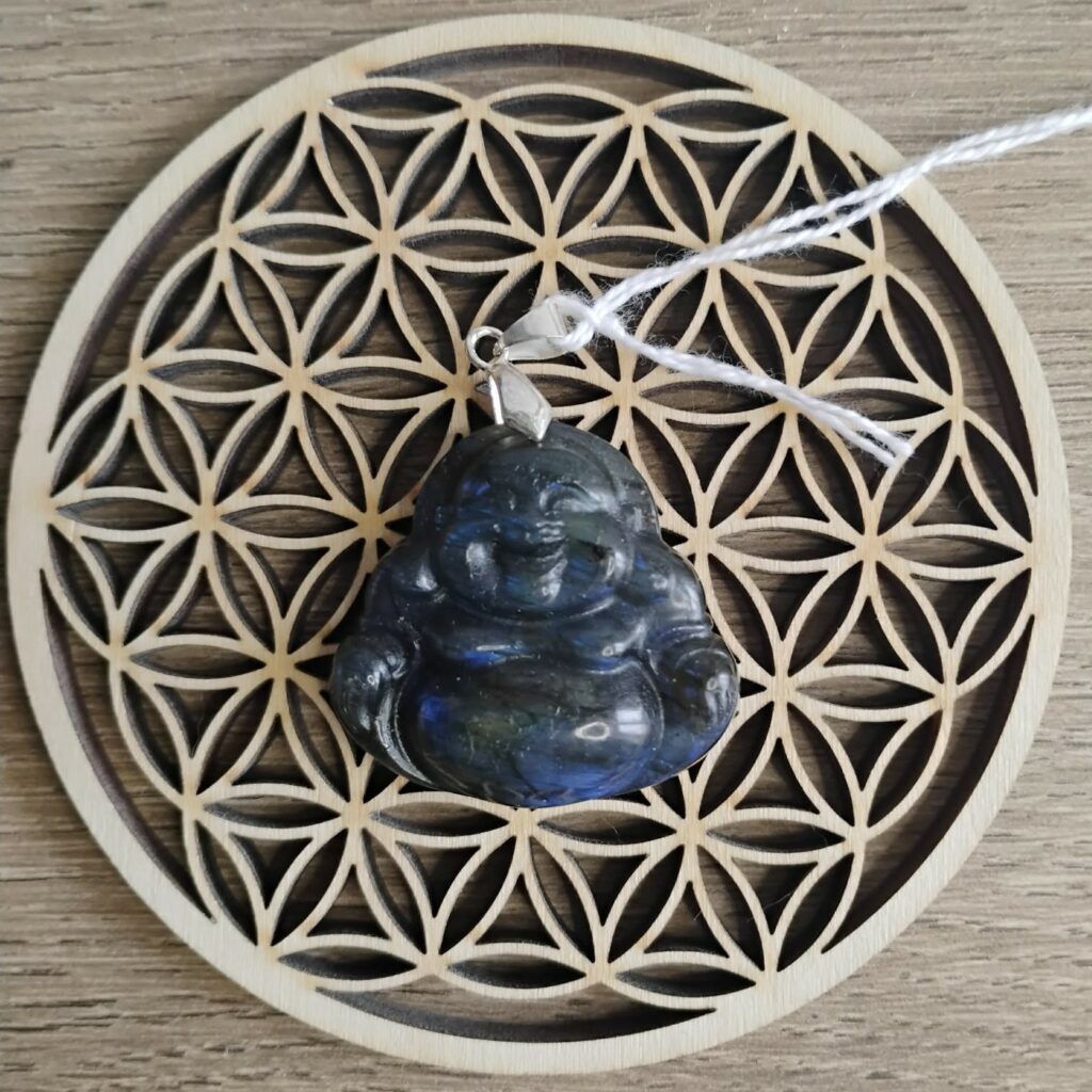 Labradorite Pendentif Sculpté Gros Bouddha