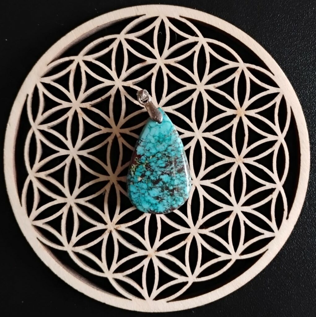 Magnésite Pendentif 15€
