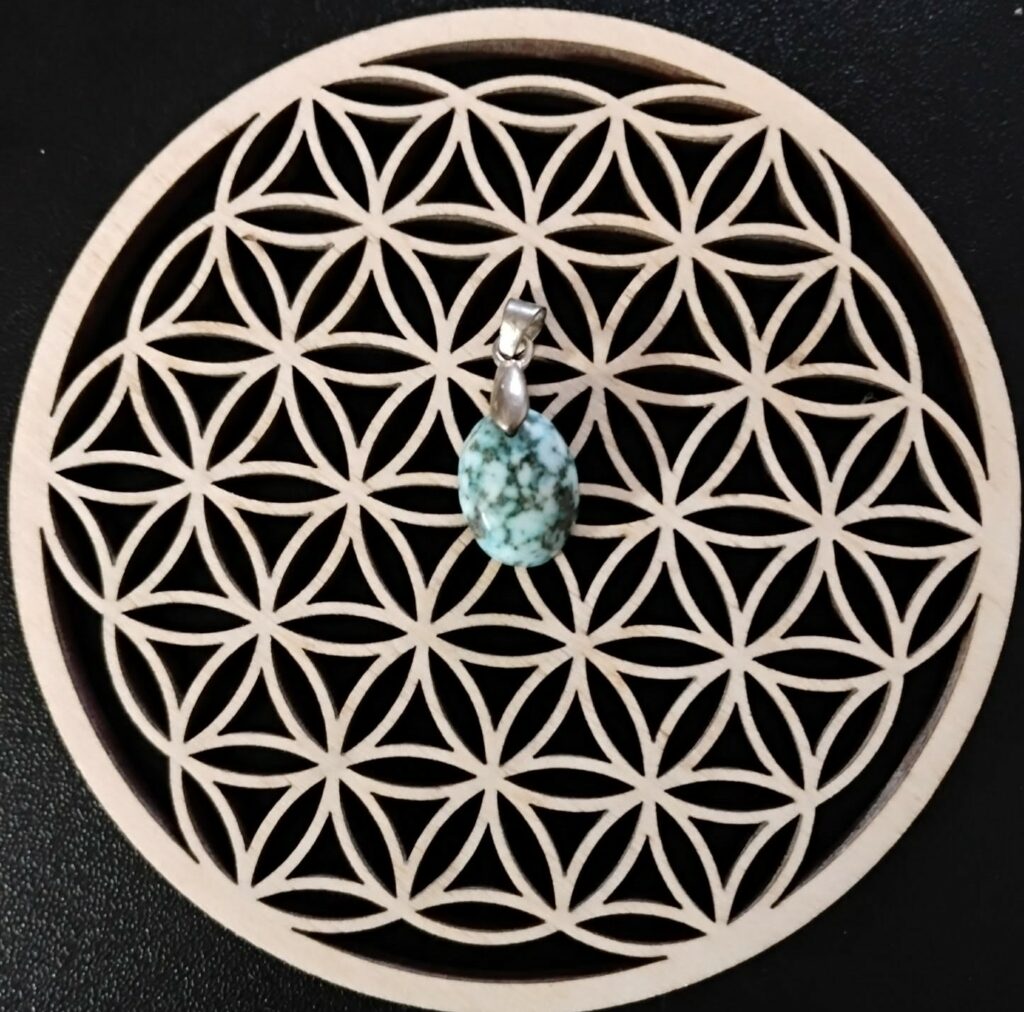 Magnésite Pendentif 8€