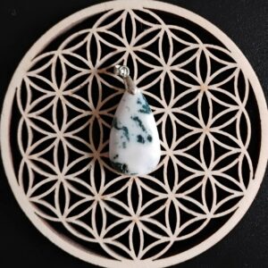 Merlinite Pendentif 15€