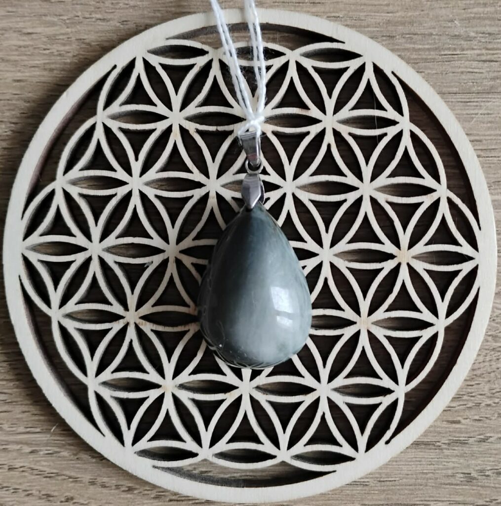 Oeil de Chat Pendentif Goutte