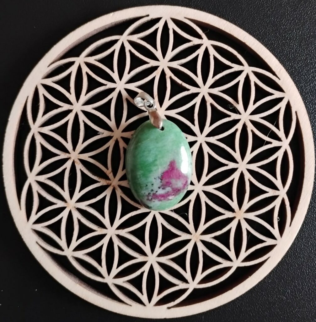 Rubis Zoisite Pendentif 12€