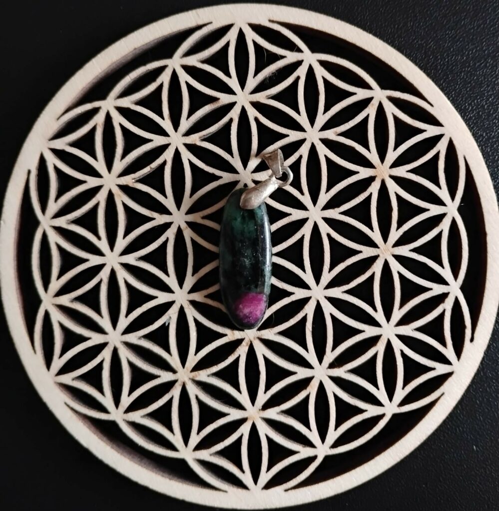 Rubis Zoisite Pendentif 8€